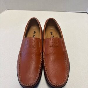 Go Tour Casual Leather Slip On Loafers Size 8.5 Pre Owned Excellent Condition